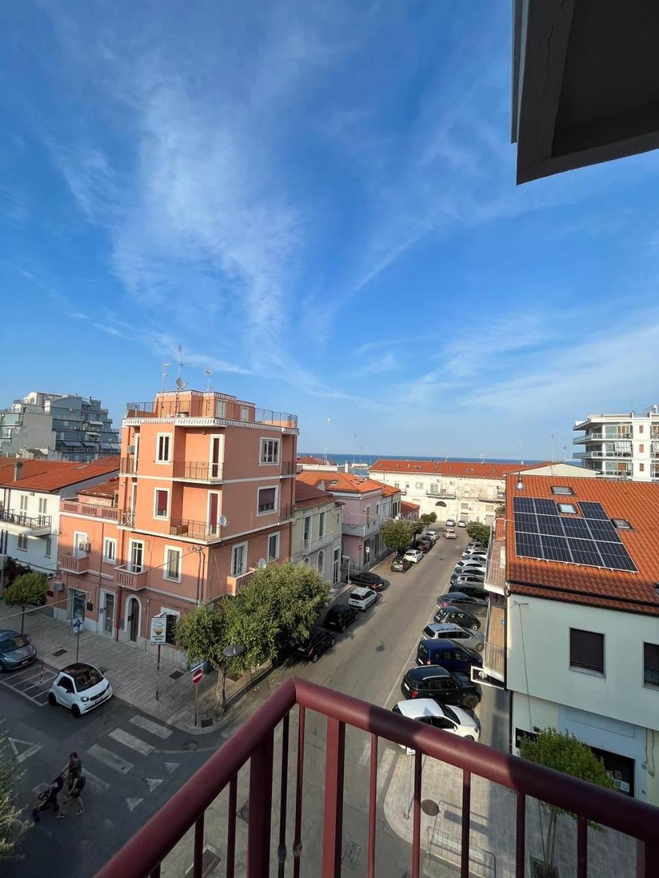 Red & Blue Apartments Термоли Экстерьер фото
